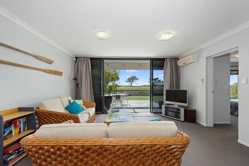 The Sandcastle - Papamoa Holiday Apartment Экстерьер фото